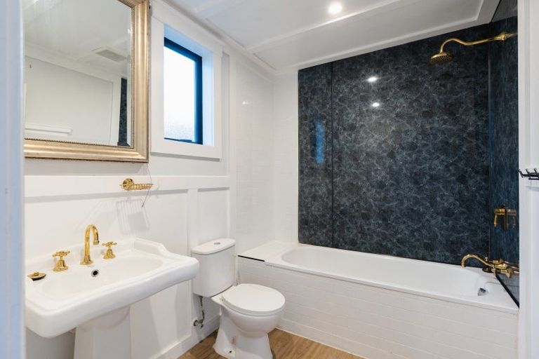 Photo of property in 2 Waireka Street, Ravensbourne, Dunedin, 9022