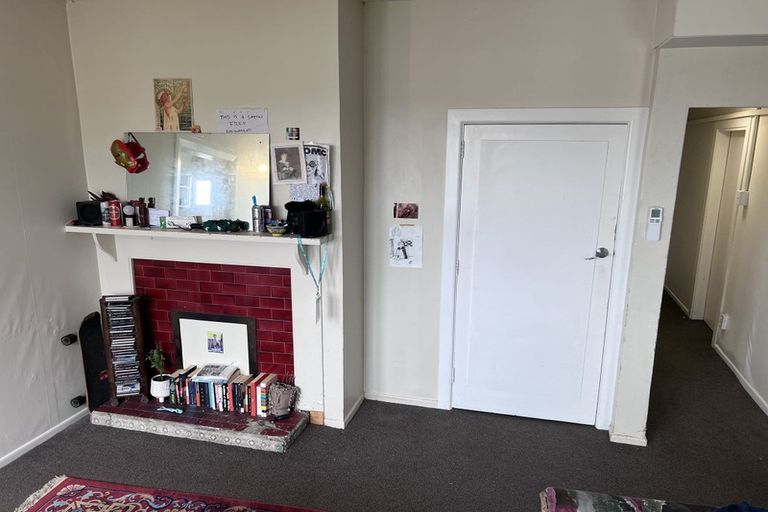 Photo of property in 76a Kelburn Parade, Kelburn, Wellington, 6012