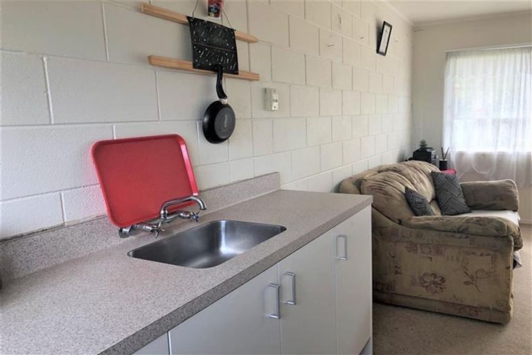 Photo of property in 1 Kenton Lane, Mangere, Auckland, 2022