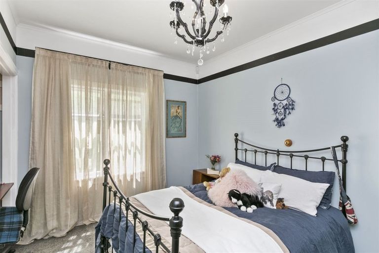 Photo of property in 50 Korokoro Road, Korokoro, Lower Hutt, 5012