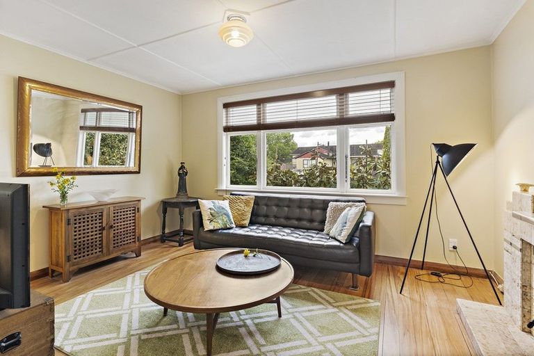 Photo of property in 41 Rhodes Street, Carterton, 5713