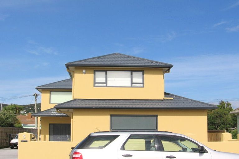 Photo of property in 5 Wayside, Miramar, Wellington, 6022