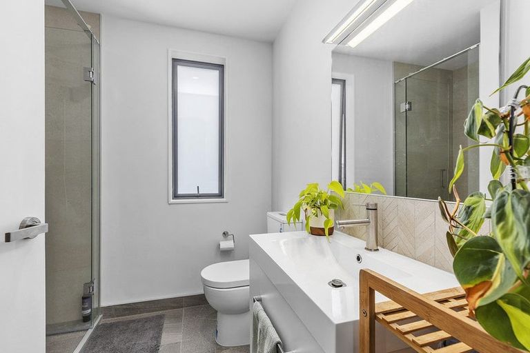 Photo of property in 16 Bee Lane, Whitby, Porirua, 5024