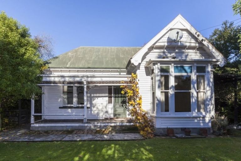 Photo of property in 76 Hawthorne Street, Strowan, Christchurch, 8052