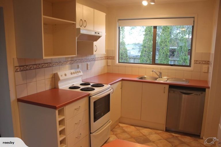 Photo of property in 3/76 Wellington Street, Howick, Auckland, 2014