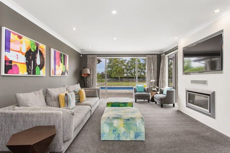 Photo of property in 16 Queenswood Gardens, Mairehau, Christchurch, 8052