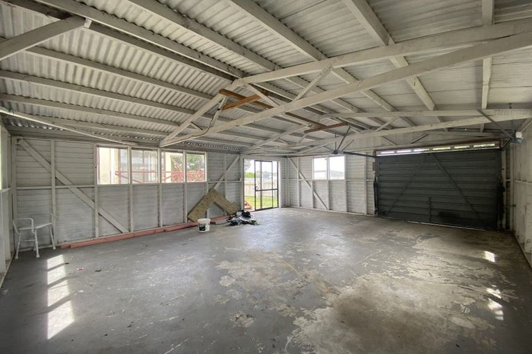 Photo of property in 72 Finlayson Avenue, Clendon Park, Auckland, 2103