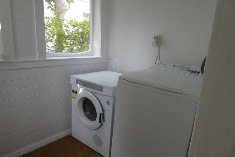 Photo of property in 95 Roxburgh Street, Mount Victoria, Wellington, 6011