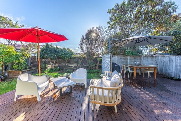Photo of property in 27a Rauparaha Street, Waikanae Beach, Waikanae, 5036