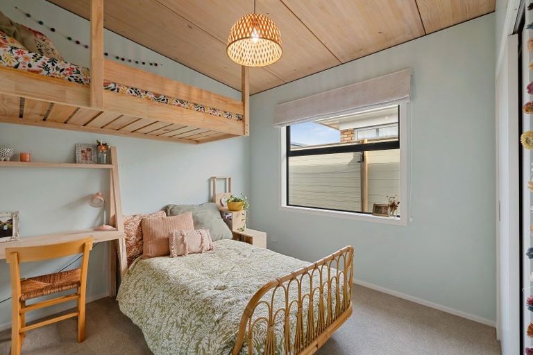 Photo of property in 318 Mangorei Road, Merrilands, New Plymouth, 4312