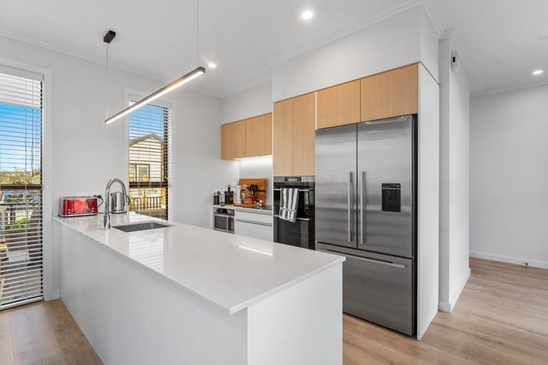 Photo of property in 4 Marine Parade, Hobsonville, Auckland, 0616