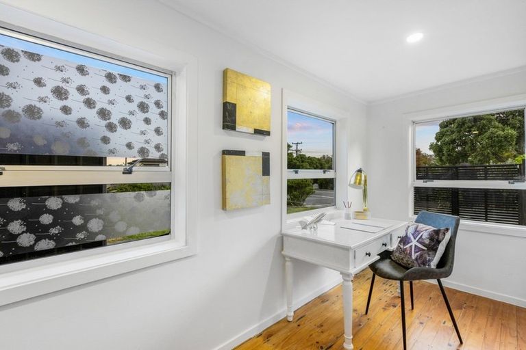 Photo of property in 2 Claude Road, Stanmore Bay, Whangaparaoa, 0932