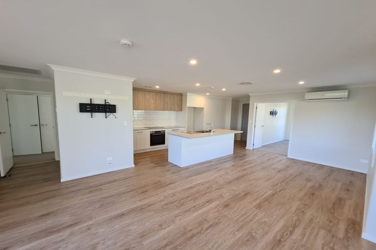 Photo of property in 61 Harding Drive, Papamoa Beach, Papamoa, 3118