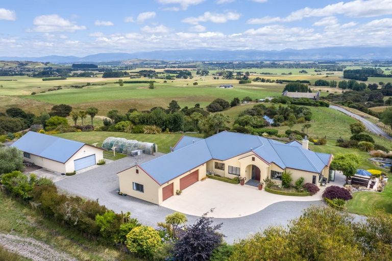 Photo of property in 138 Te Wharau Road, Gladstone, Masterton, 5883