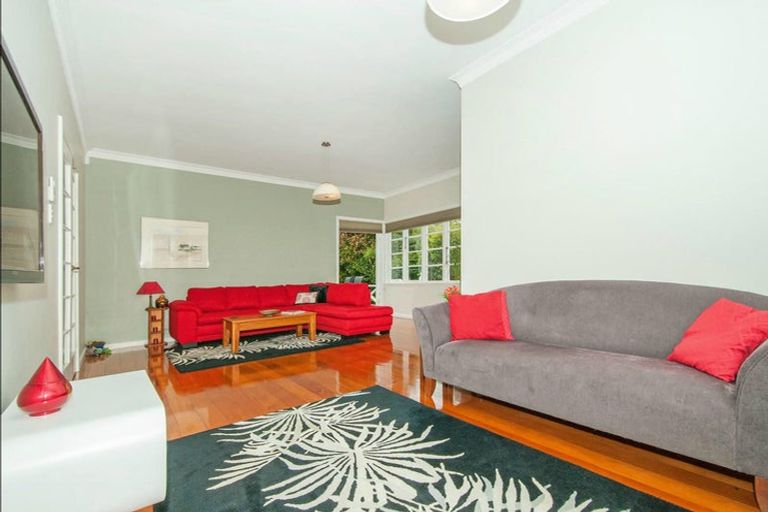 Photo of property in 2 Sherwood Street, Woburn, Lower Hutt, 5010