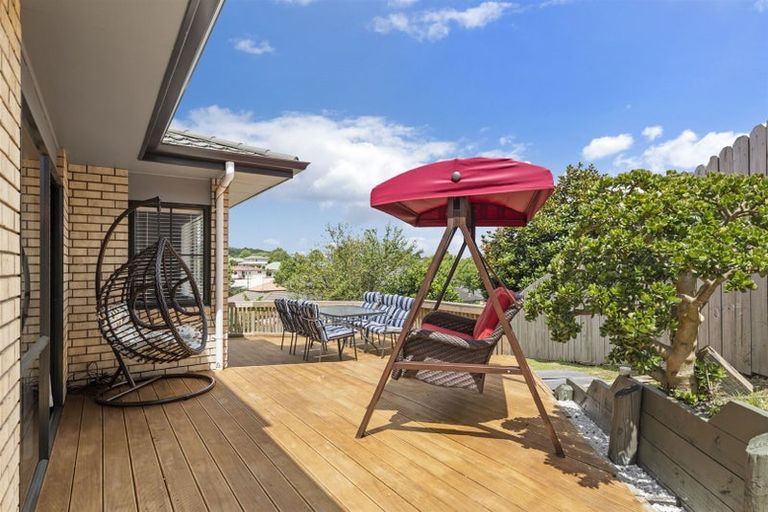 Photo of property in 6 Fairchild Avenue, Goodwood Heights, Auckland, 2105