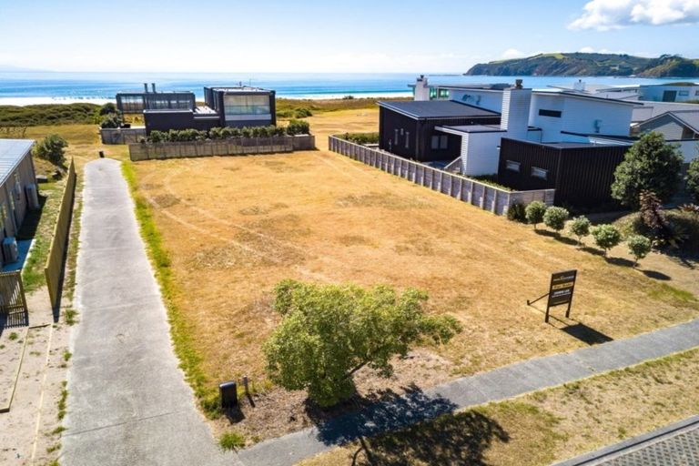 Photo of property in 75 Kewai Street, Omaha, 0986