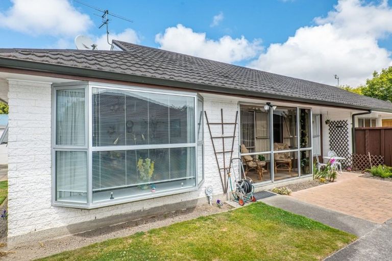 Photo of property in 20 Salford Avenue, Redwood, Christchurch, 8051