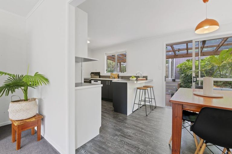 Photo of property in 94 Salamanca Road, Sunnynook, Auckland, 0620