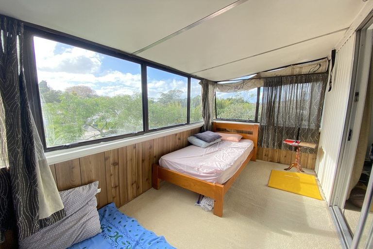 Photo of property in 2/14 Downing Street, Glenfield, Auckland, 0629