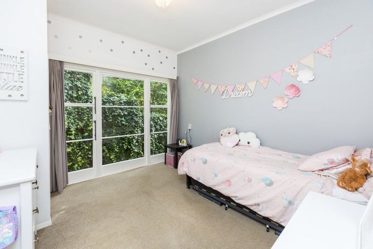 Photo of property in 73 Wyndham Road, Pinehaven, Upper Hutt, 5019