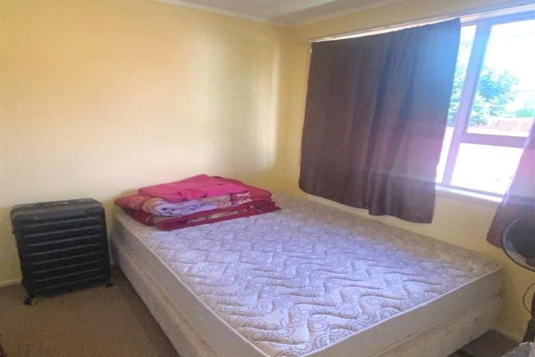 Photo of property in 2/8 Margaret Road, Papatoetoe, Auckland, 2025