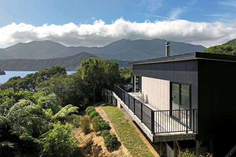 Photo of property in 3203 Archers Road, Tennyson Inlet, 7195