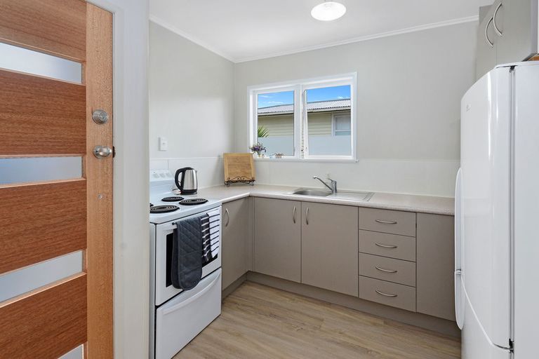 Photo of property in 57 Tatariki Street, Rosehill, Papakura, 2113