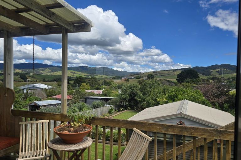 Photo of property in 102 Howard Road, Orere Point, Papakura, 2585