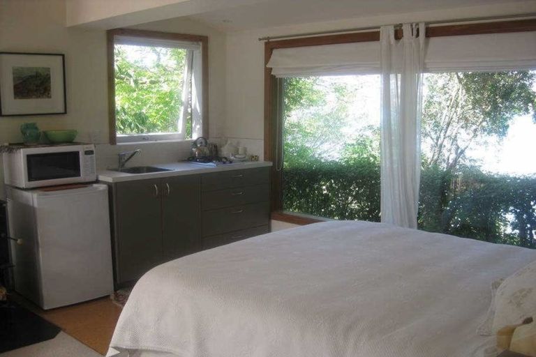 Photo of property in 10 Sandy Beach Road, Tinopai, 0593