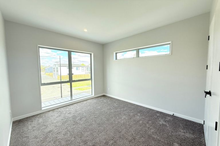 Photo of property in 25 Yellow Pear Lane, Karaka, 2578