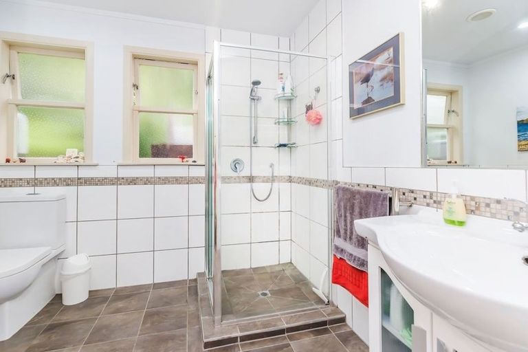 Photo of property in 13 Magdalen Street, Tawa, Wellington, 5028