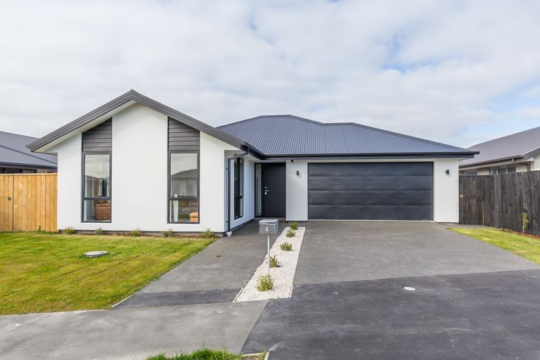 Photo of property in 4 Katrine Drive, Marshland, Christchurch, 8083