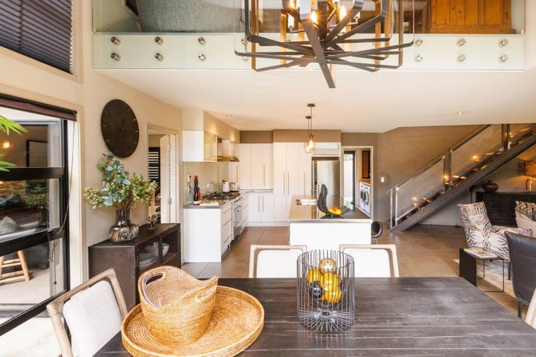 Photo of property in 143 Victoria Avenue, Hokowhitu, Palmerston North, 4410