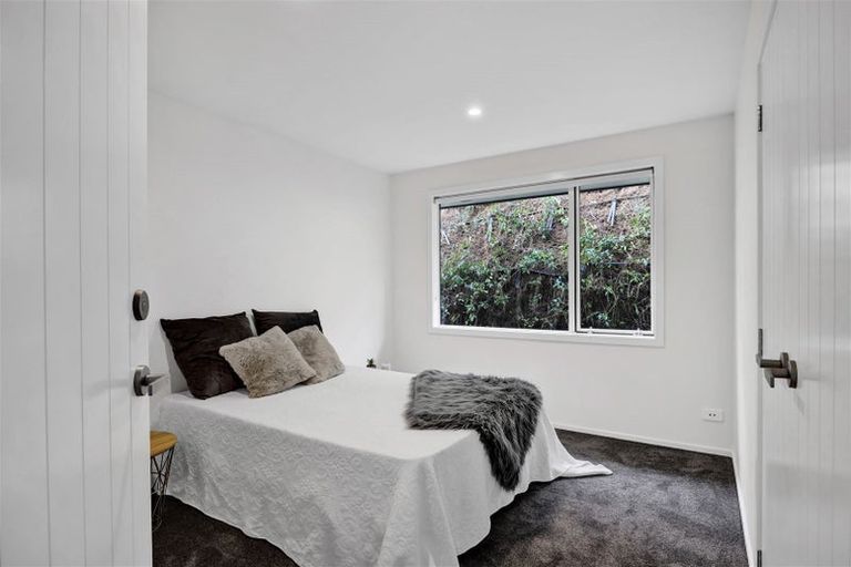 Photo of property in 4 Vardon Way, Waiwhakaiho, New Plymouth, 4312