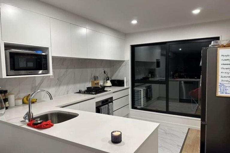 Photo of property in 15 Oki Place, Glenfield, 0629