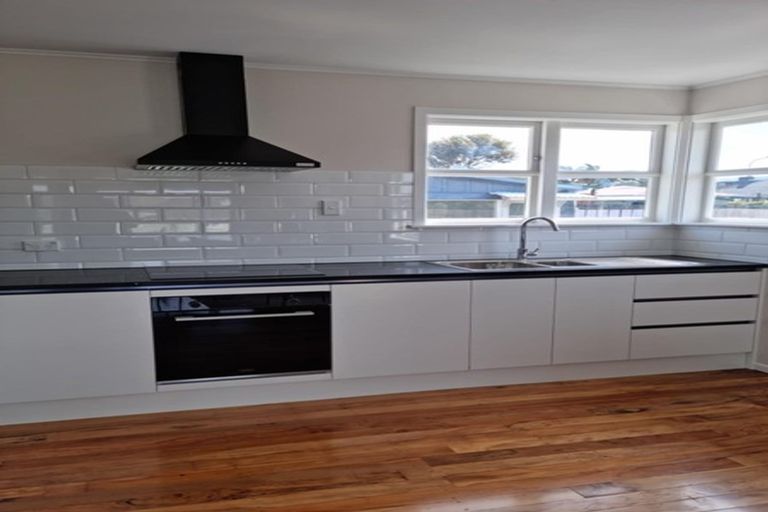 Photo of property in 14 Mariner Street, Mangere, Auckland, 2022