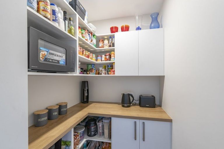 Photo of property in 28 Te Hurunui Drive, Pegasus, 7612