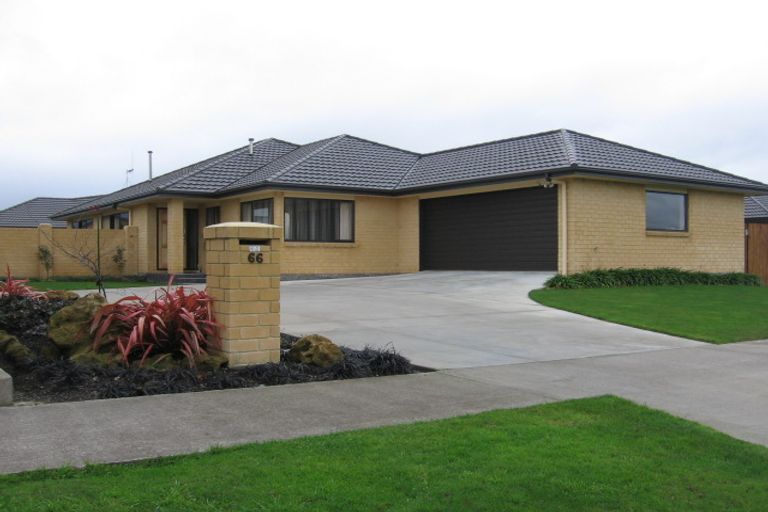 Photo of property in 68 Roberts Line, Kelvin Grove, Palmerston North, 4414
