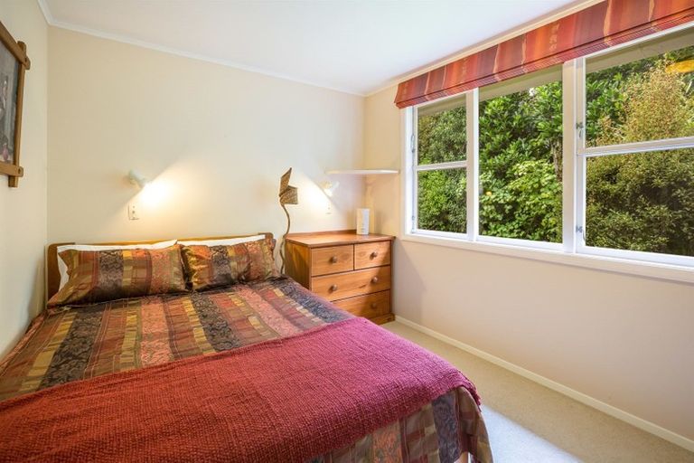 Photo of property in 3 Glentui Grove, Khandallah, Wellington, 6035