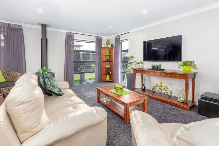 Photo of property in 2 Mirabell Place, Patumahoe, Pukekohe, 2679