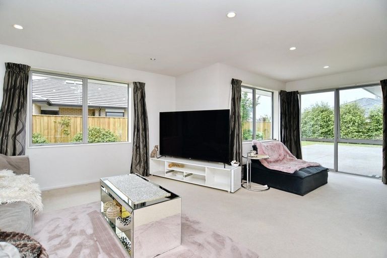 Photo of property in 16 Nga Tupuna Street, Pegasus, 7612