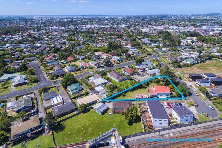 Photo of property in 4 Brandon Road, Glen Eden, Auckland, 0602