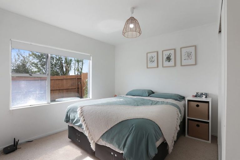 Photo of property in 82c Woodglen Road, Glen Eden, Auckland, 0602