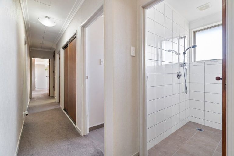 Photo of property in 18 Honeystone Street, Helensburgh, Dunedin, 9010