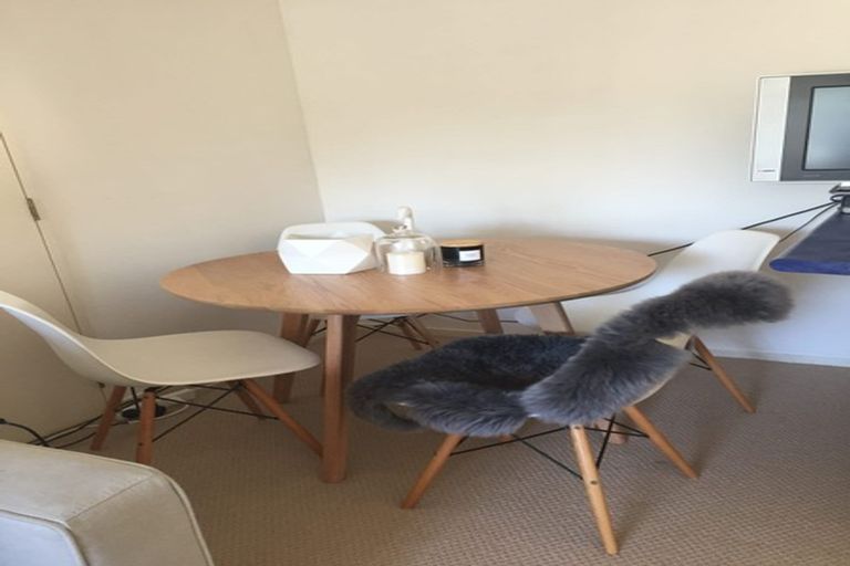 Photo of property in 20 Portsea Place, Chatswood, Auckland, 0626