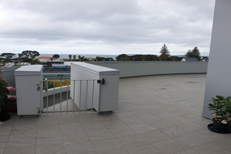 Photo of property in 401/11 Tamariki Avenue, Kelston, Auckland, 0602