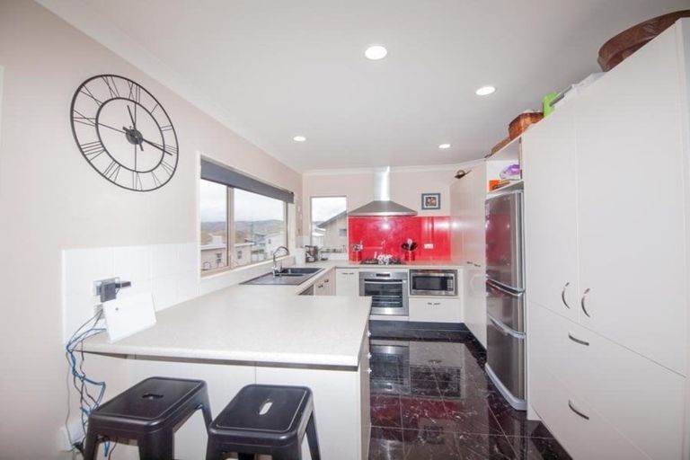 Photo of property in 50 Erlestoke Crescent, Churton Park, Wellington, 6037