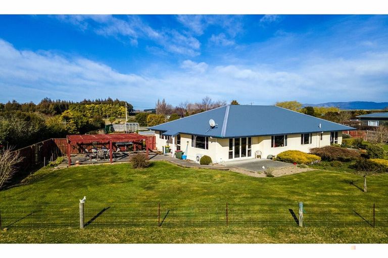 Photo of property in 37 Blue Cliffs Road, Saint Andrews, 7988