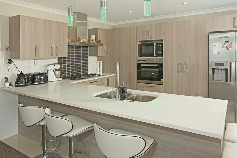 Photo of property in 16a Cedar Heights Avenue, Massey, Auckland, 0614